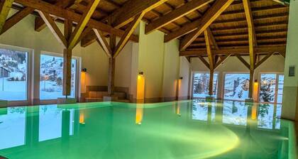 mit Panoramablick in die Bergwelt by Interhome