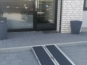 Exterior detail - Helle Familienfreundliche Barrierefreie Wohnung by Interhome (Bielefeld)
