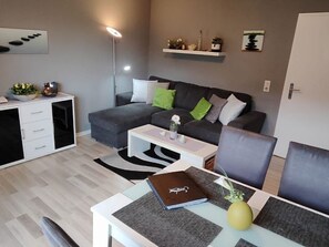 Living area - Top Ferienwohnung am Diemelsee, Sauerland Nähe Willingen Winterberg by Interhome (Diemelsee)