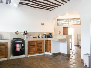 Fridge, microwave, oven, cookware/dishes/utensils