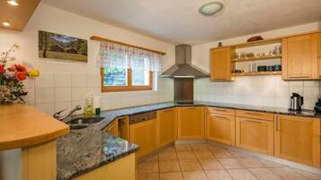 Réfrigérateur, four, lave-vaisselle