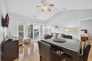Interior - World Tour 1009-302 (Myrtle Beach)