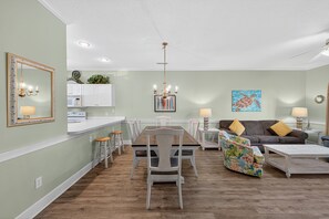 Interior - Magnolia Place 4677-103 (Myrtle Beach)