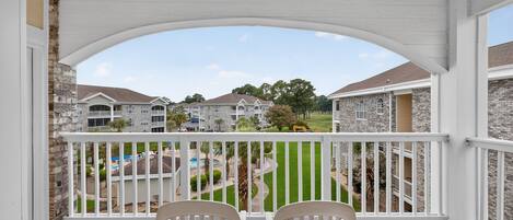 Vista frontal de la propiedad