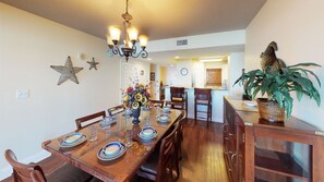 Interior - Ocean Blue 1102 (Myrtle Beach)