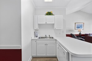 Interior - Magnolia Place 4677-302 (Myrtle Beach)