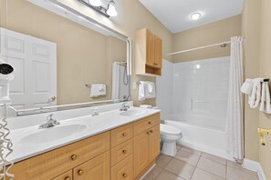 Interior - Magnolia Pointe Luster Leaf 4821-301 (Myrtle Beach)