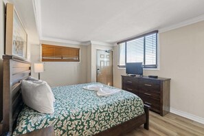 Interior - Meridian Plaza 1401 (Myrtle Beach)