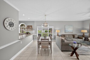 Interior - Magnolia Place 4695-102 (Myrtle Beach)