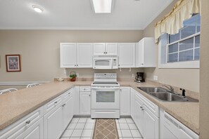 Interior - Magnolia Place 4757-103 (Myrtle Beach)