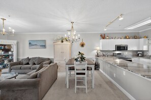 Interior - Magnolia North 4855-204 (Myrtle Beach)