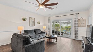 Interior - Magnolia Pointe Luster Leaf 4833-202 (Myrtle Beach)
