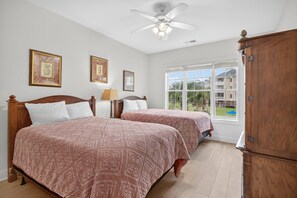 Interior - Magnolia Pointe Luster Leaf 4895-203 (Myrtle Beach)