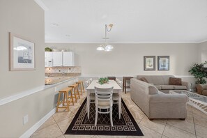 Interior - Magnolia Place 4673-103 (Myrtle Beach)