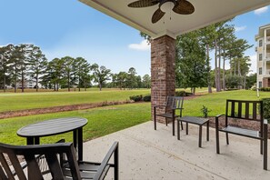 Front of property - Magnolia Pointe Luster Leaf 4882-104 (Myrtle Beach)