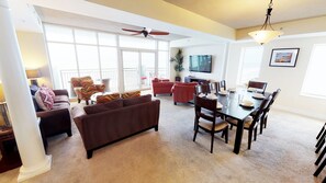 Interior - Ocean Blue 703 (Myrtle Beach)