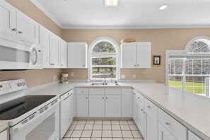 Interior - Magnolia Place 4687-102 (Myrtle Beach)