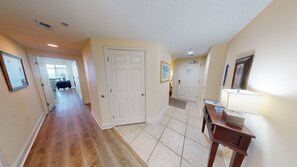 Interior - Ocean Blue 401 (Myrtle Beach)