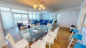 Interior - Ocean Blue 401 (Myrtle Beach)