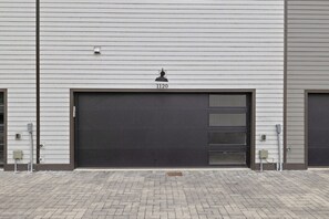 Interior - Rhythm and View - Broadway, Groups, Secure Garage (Nashville)