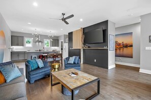 TV - Rhythm and View - Broadway, Groups, Secure Garage (Nashville)