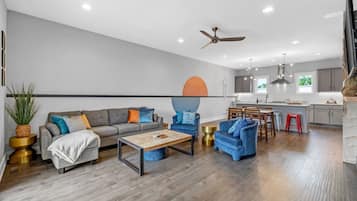 Villa (4 Bedrooms) | Interior