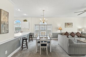 Interior - Magnolia Place 4647-201 (Myrtle Beach)