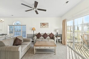 Interior - Magnolia Place 4647-201 (Myrtle Beach)