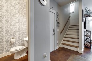 Interior - The Celebrity - Free Parking, Central, Vanderbilt (Nashville)