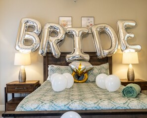 Interior - The Celebrity - Free Parking, Central, Vanderbilt (Nashville)