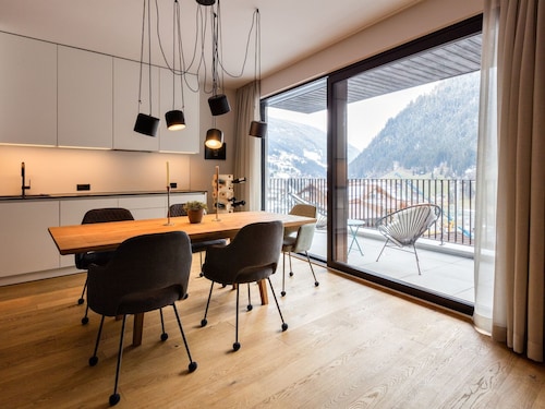 Stillvolle Luxus Wohnung in der Residenz Silvretta by Interhome