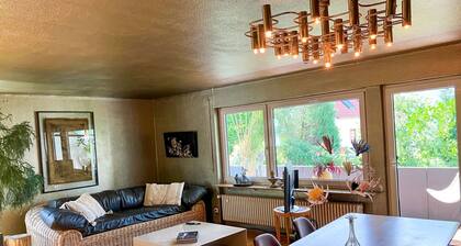 Designer Wohnung nahe Flughafen und Messe by Interhome