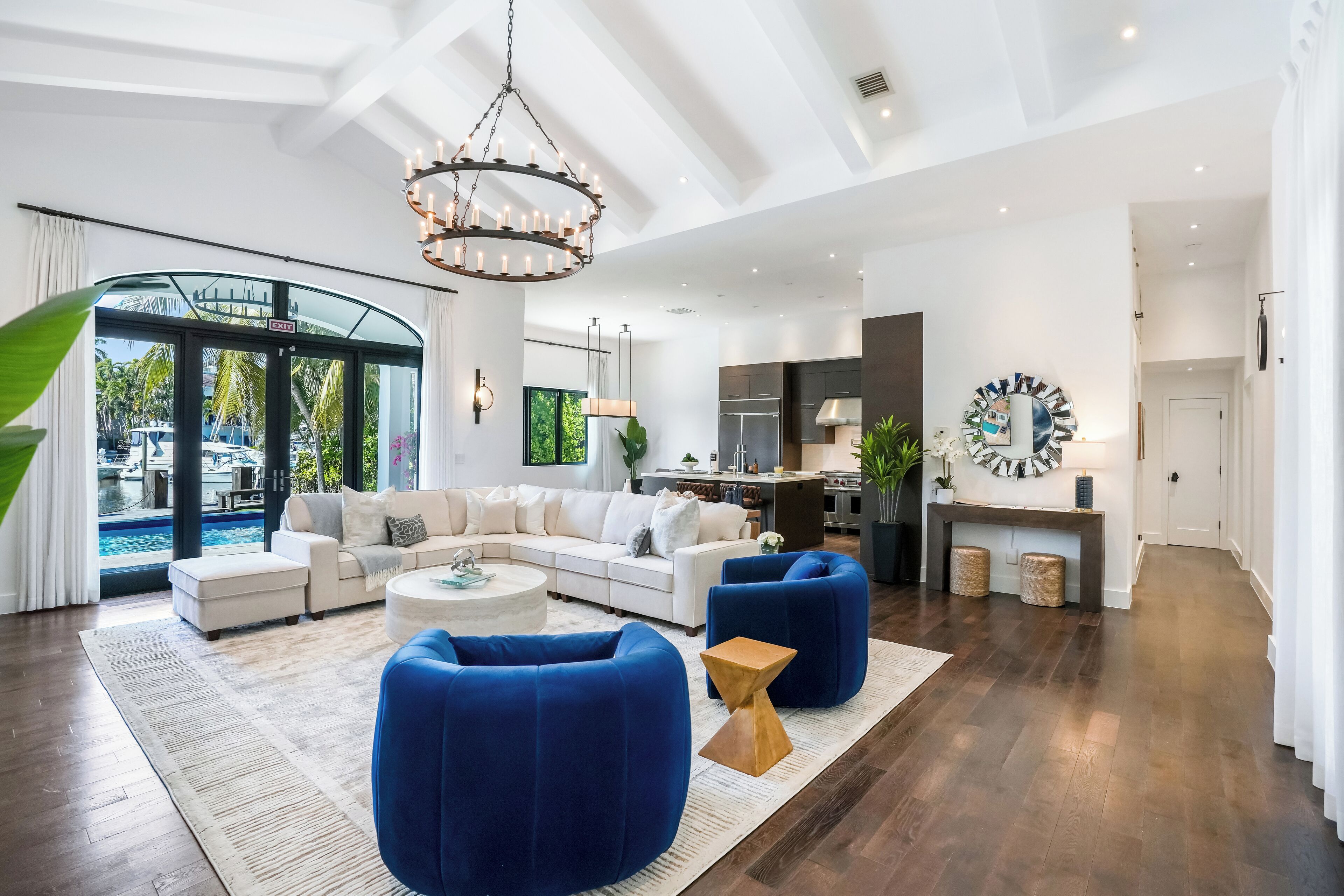 Luksusvilla, kanalutsikt | Oppholdsområde