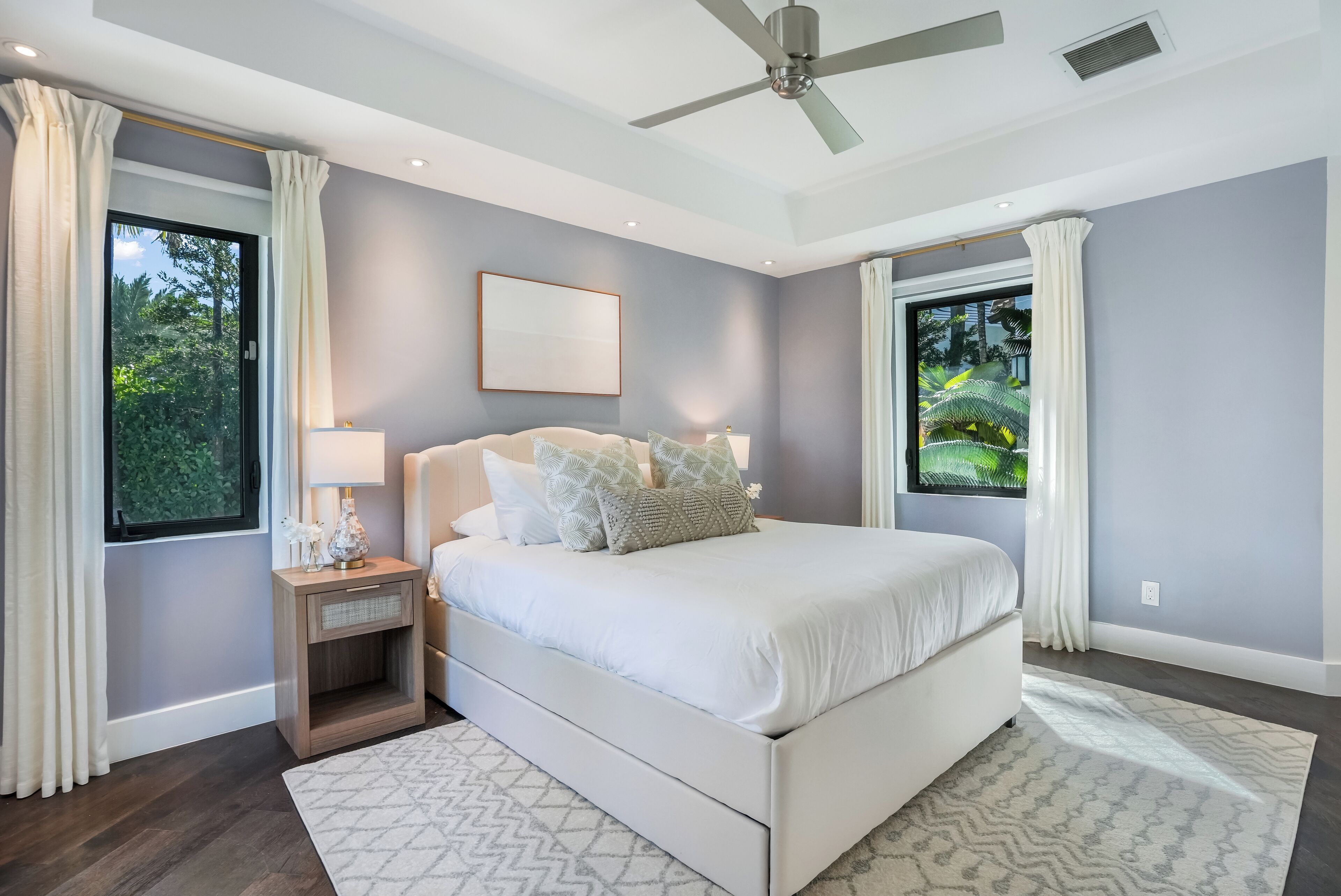 Cortinas blackout, tabla de planchar con plancha y wifi gratis 