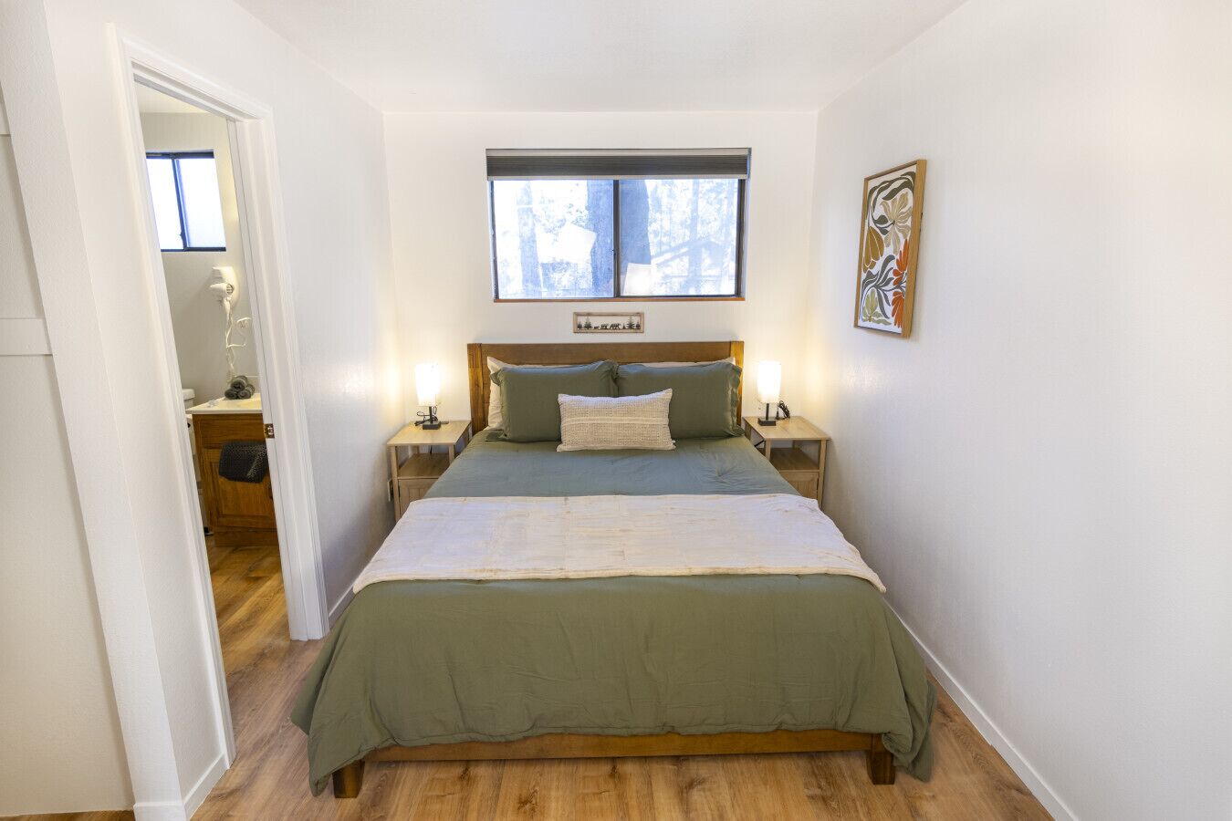 旅行婴儿床、WiFi、床单