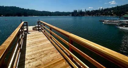 Fox Cabin - Lakefront - Dog Friendly - Sleeps 4