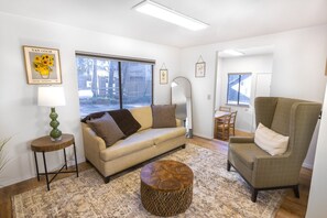 TV - Fox Cabin - Lakefront - Dog Friendly - Sleeps 4 (Bass Lake)