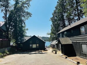 Exterior - Fox Cabin - Lakefront - Dog Friendly - Sleeps 4 (Bass Lake)