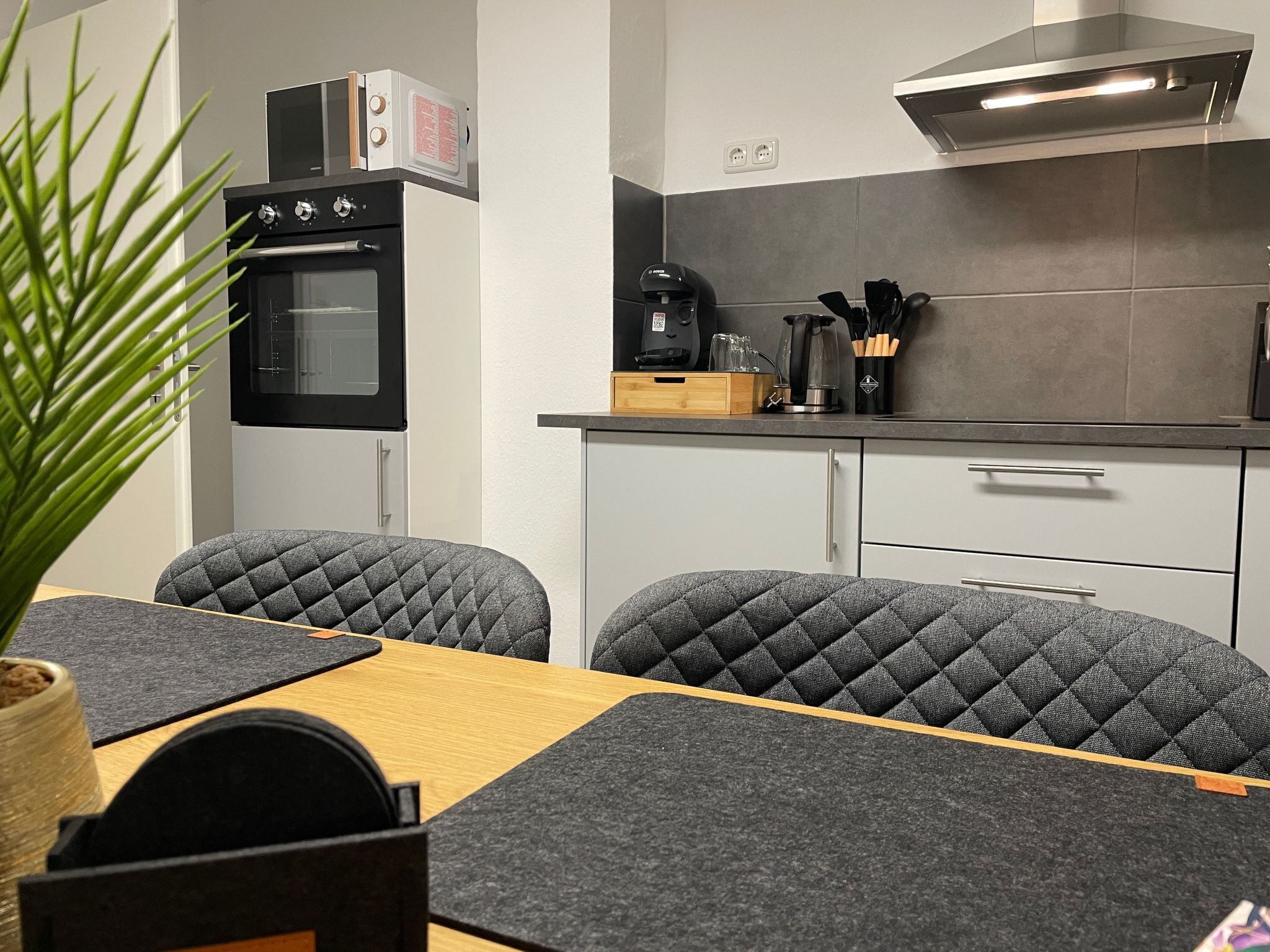 Réfrigérateur, micro-ondes, four, lave-vaisselle