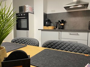 Fridge, microwave, oven, dishwasher - PSApartment am Pfälzer Wald nähe Outlet Center Zweibrücken by Interhome (Pirmasens)