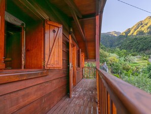 Exterior detail - Holzhaus - Villa Fontes5 by Interhome (Ponta Delgada)