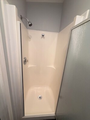 Towels, soap, toilet paper - Central 2br/2bath full cozy house in safe neighborhood & plenty parking (Greensboro)