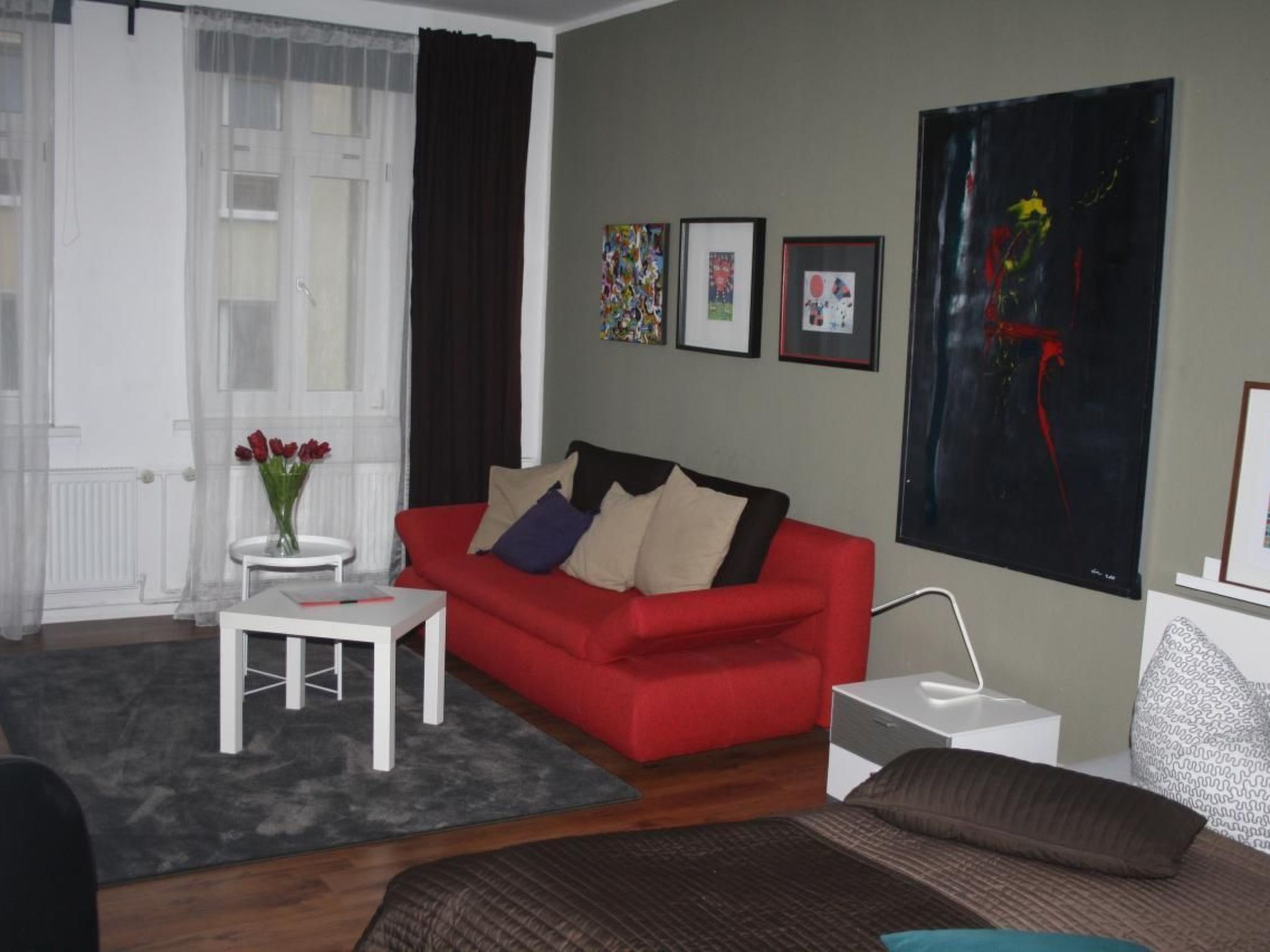 Een televisie en een dvd-speler