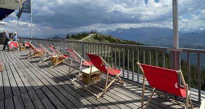 Tolles Ferienhaus in Garmisch-Partenkirchen mit Sonniger Terrasse by Interhome