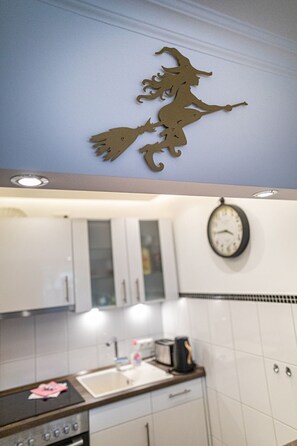 Refrigerador, microondas, horno y lavavajillas 