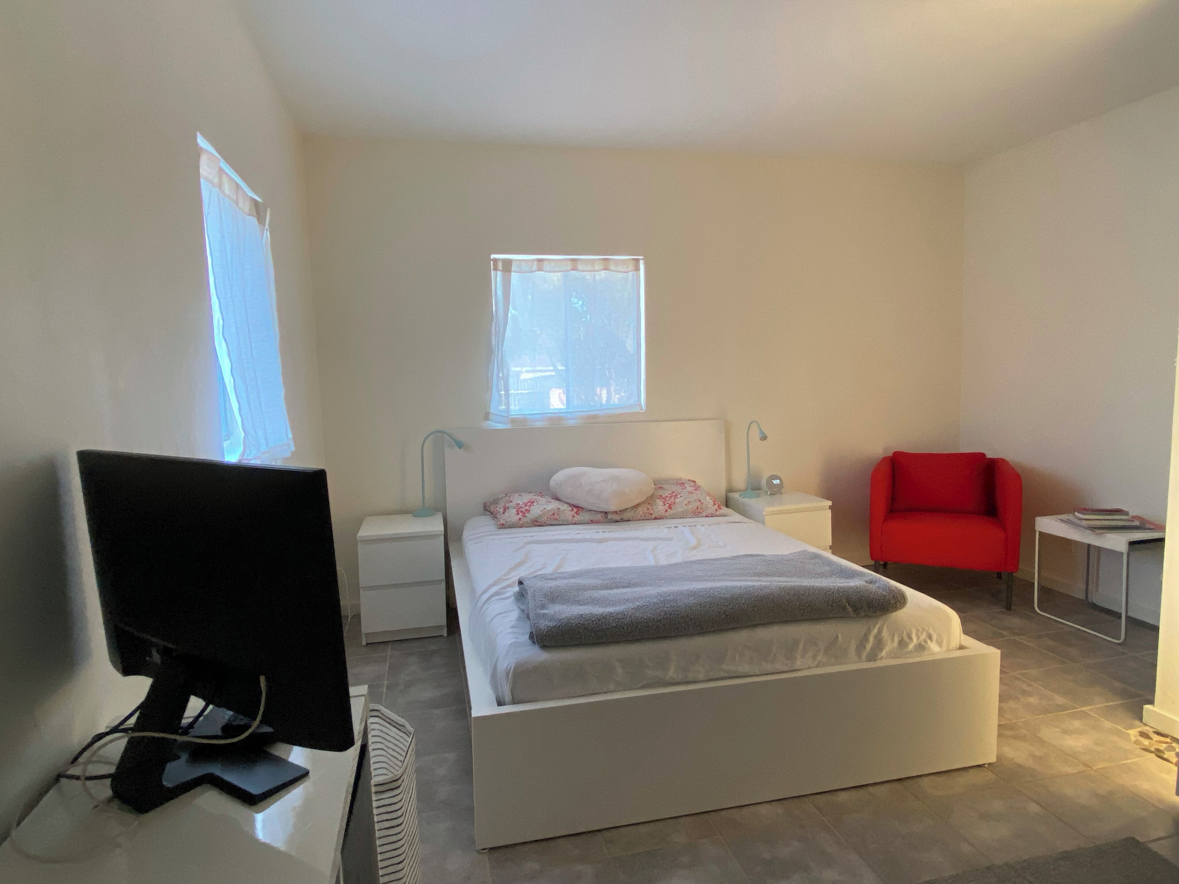 Internet, bed sheets