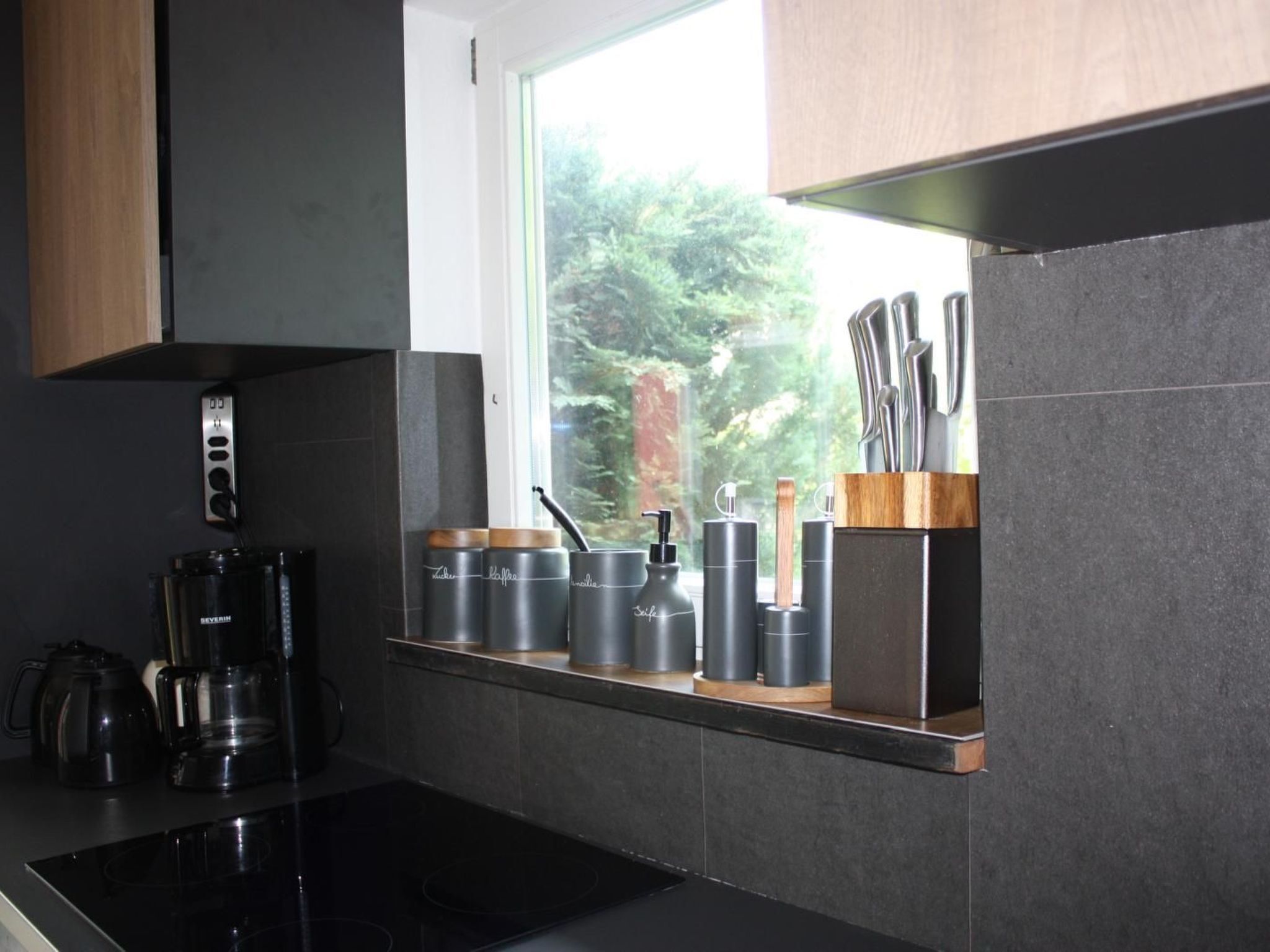 Geladeira, micro-ondas, fogão, lava-louças