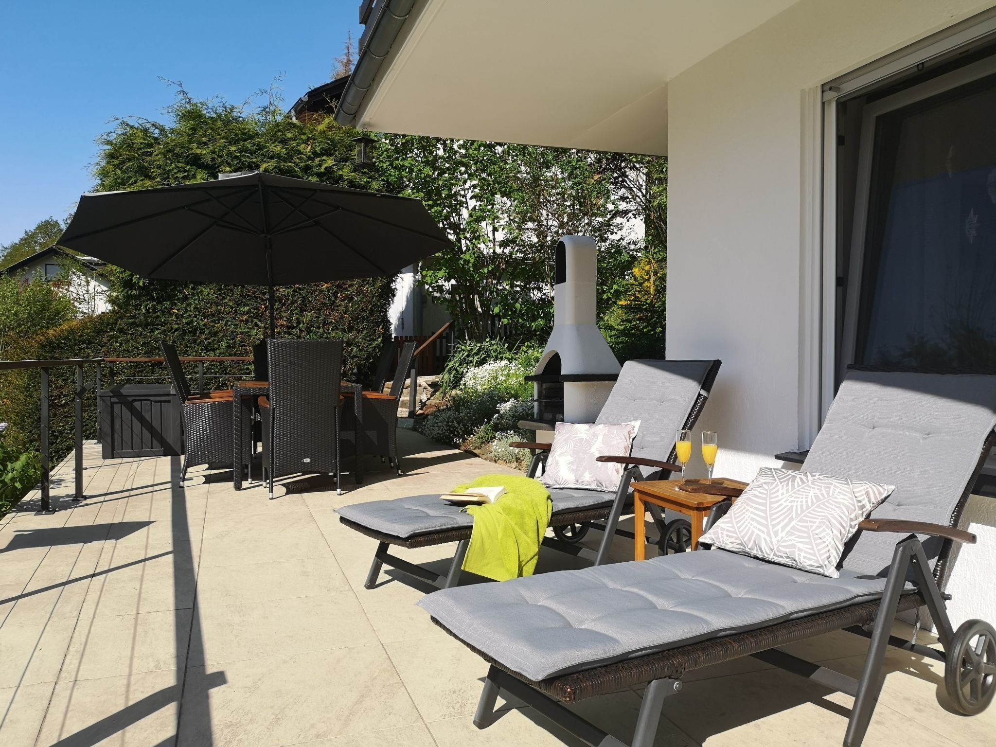 屋外ダイニングエリア