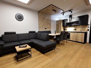 TV - Moderne Wohnung mit einer wunderschönen Aussicht by Interhome (See)