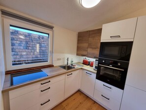 Refrigerador, microondas, horno, lavavajillas